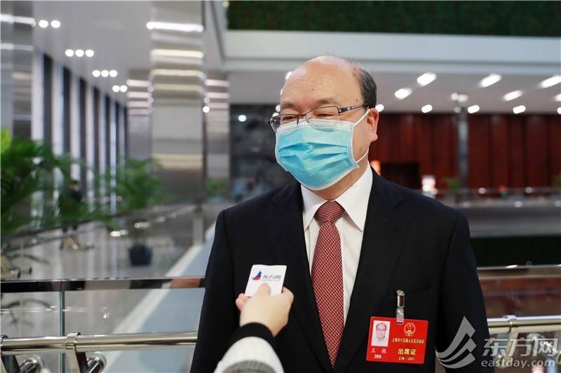 上海人口、产业往哪去?关于两会高频词“五个新城”,这两位代表想到了一块